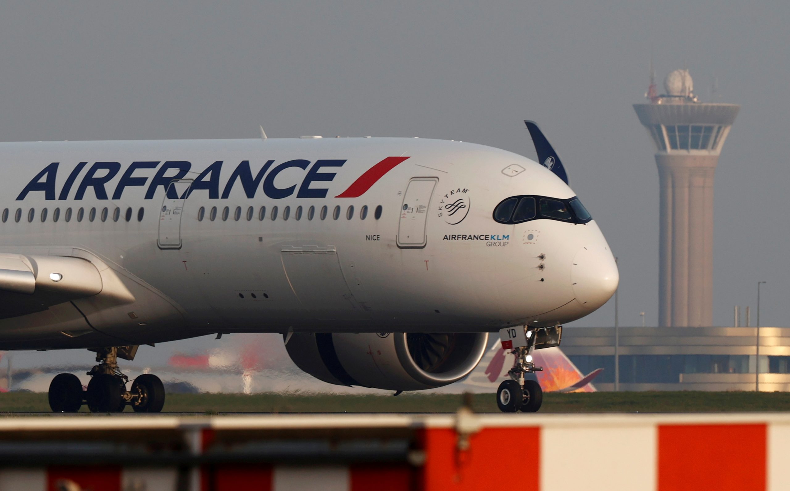 Fly Above the Clouds with Air France: a World of Luxury and Comfort
