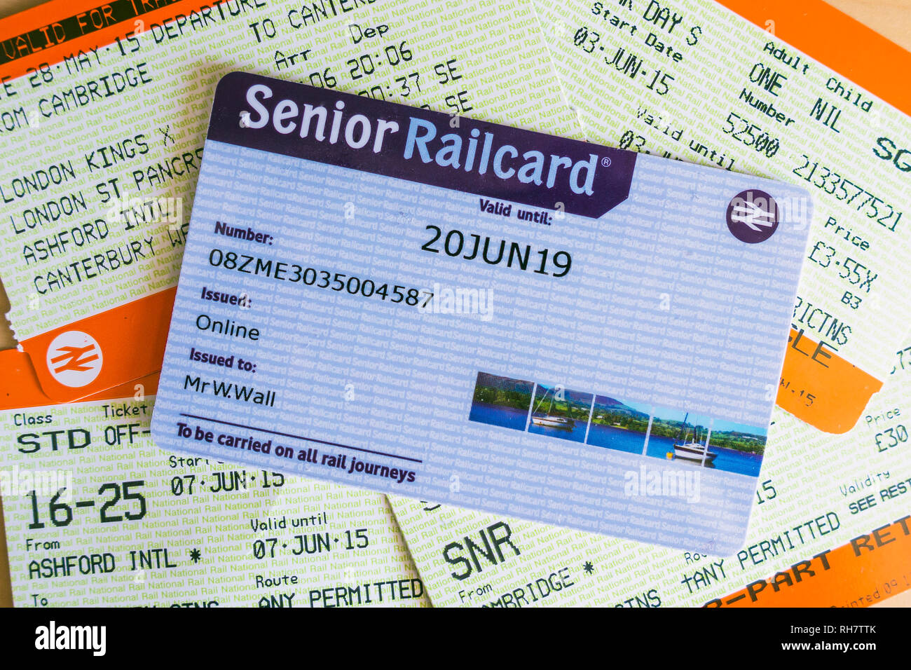 Why Seniors Love the Benefits of a Railcard